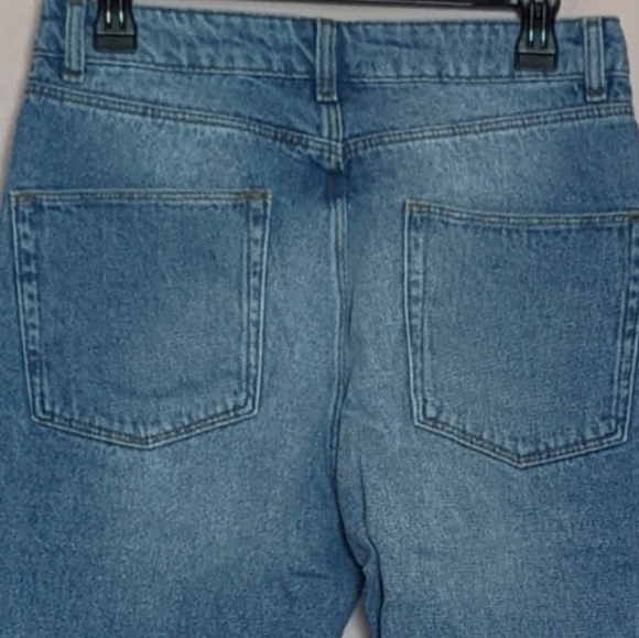 ASOS 100% Cotton Light Wash Cuffed Hem Jeans size 30x32 - Picture 5 of 8